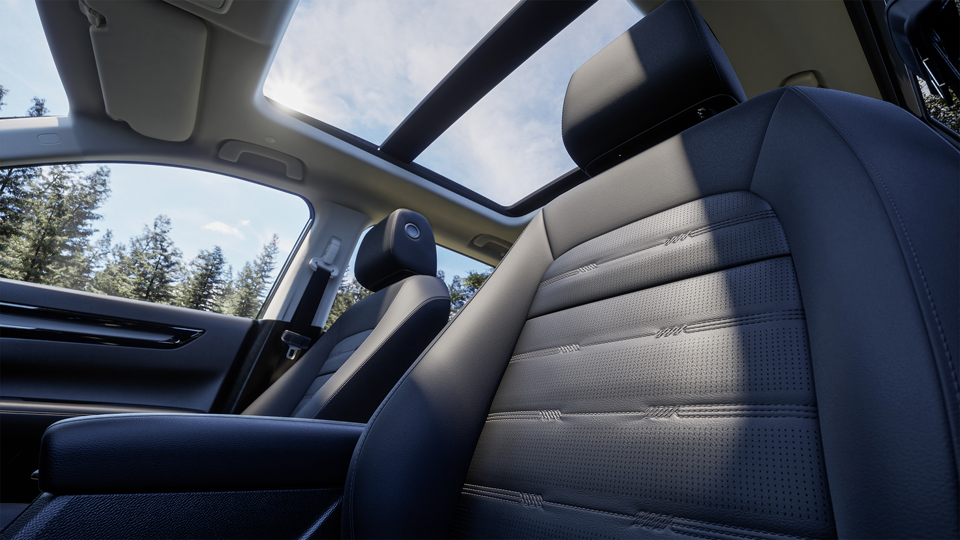 Nærbilde av panoramataket i Honda CR-V Plug-in Hybrid.